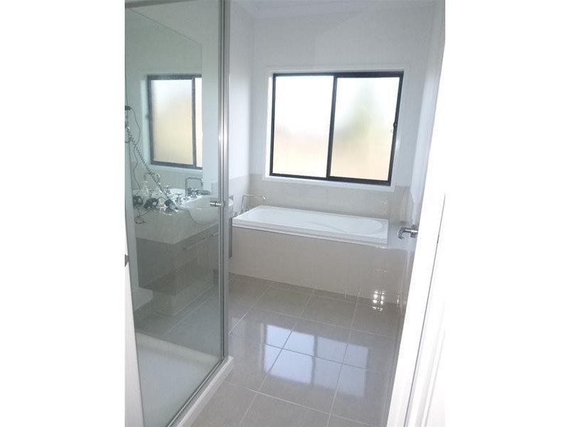 22 Georgetown Way, Officer VIC 3809