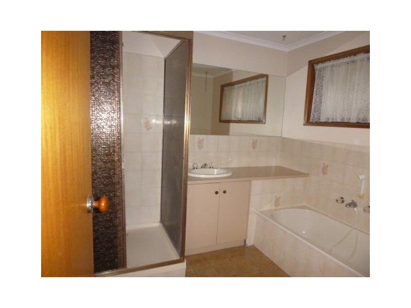 60 Fleetwood Drive, Narre Warren VIC 3805