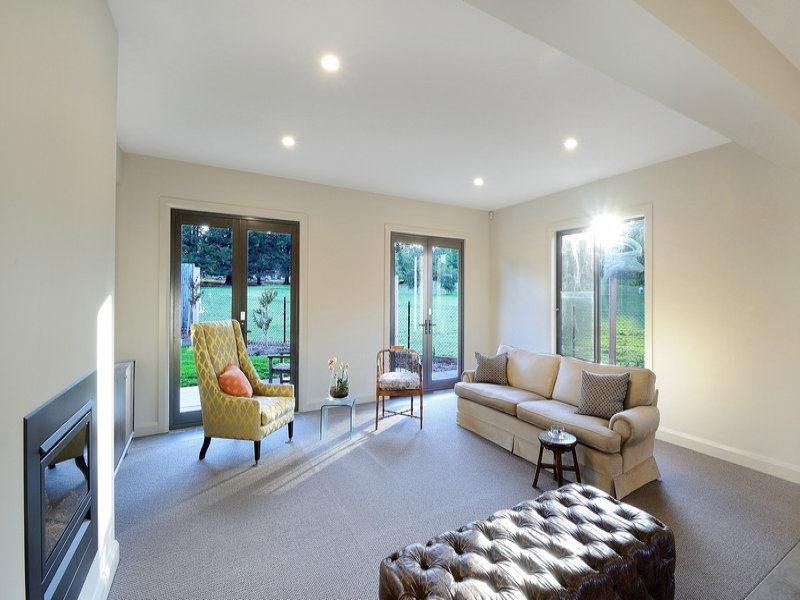 2/23 Hazeldene Court, Berwick VIC 3806