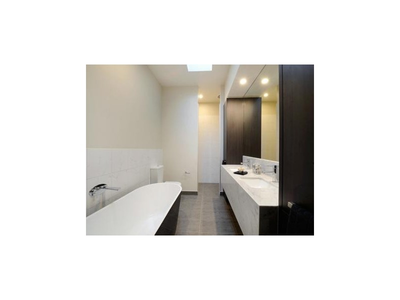 2/23 Hazeldene Court, Berwick VIC 3806