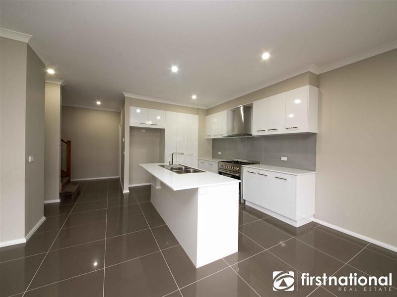 28 Swan Street, Pakenham VIC 3810