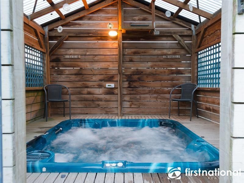 14 Home Road, Nar Nar Goon VIC 3812