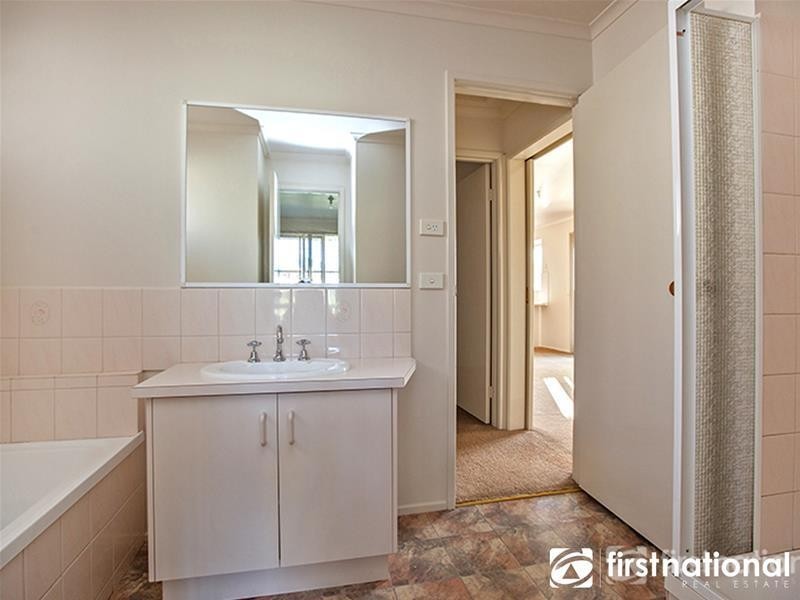 10 McMaster Court, Pakenham VIC 3810