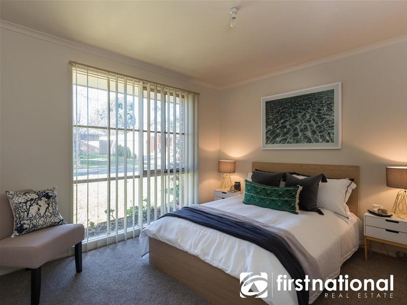 10 McMaster Court, Pakenham VIC 3810