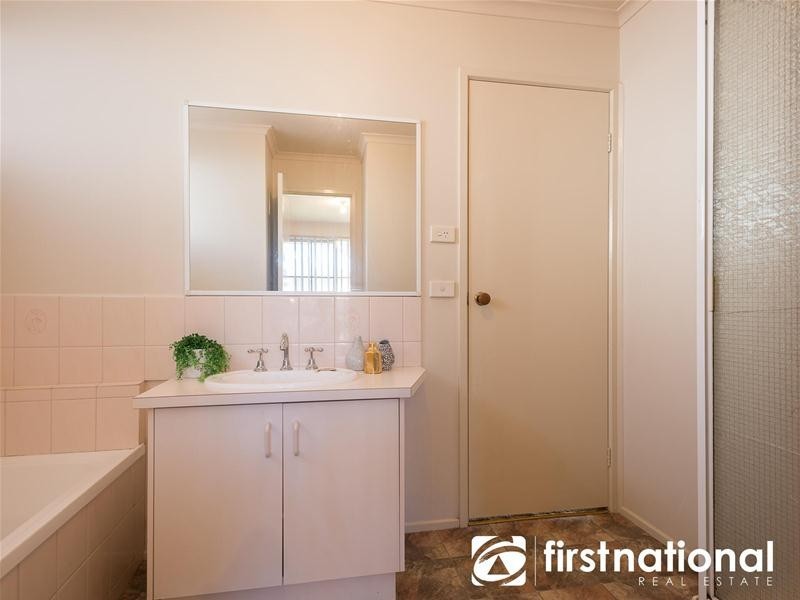 10 McMaster Court, Pakenham VIC 3810