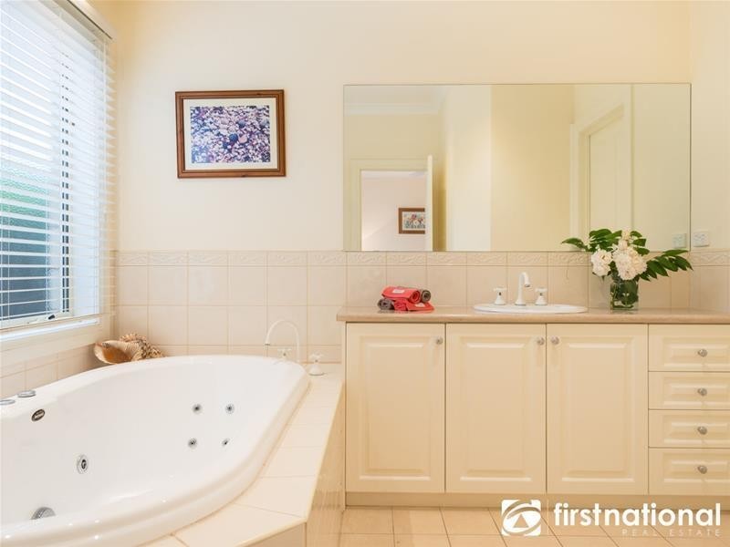 3 Celeste Court, Berwick VIC 3806