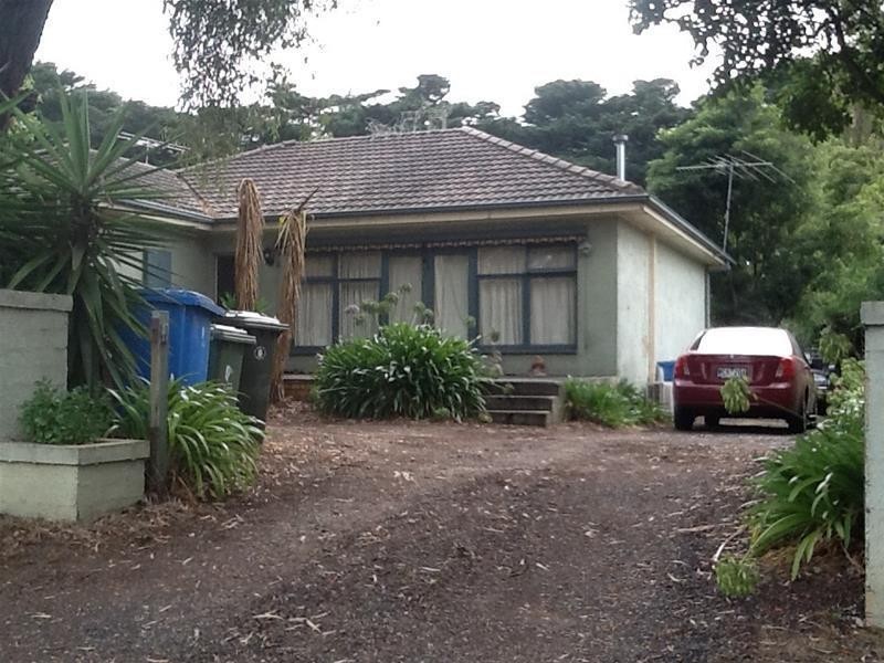 8 Harkaway Road, Berwick VIC 3806