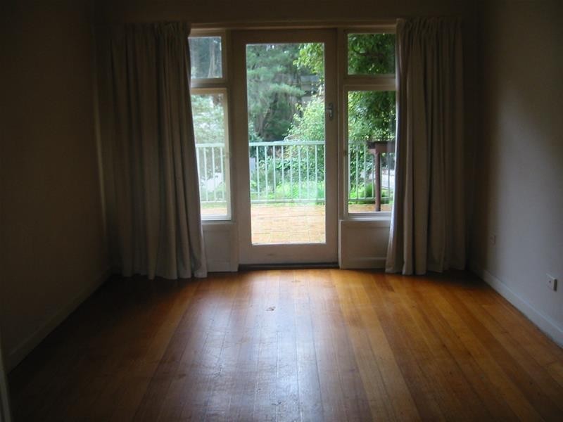 8 Harkaway Road, Berwick VIC 3806