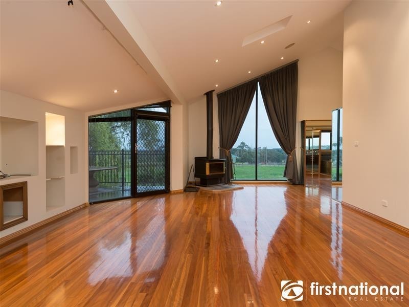 235 Thewlis Road, Pakenham VIC 3810