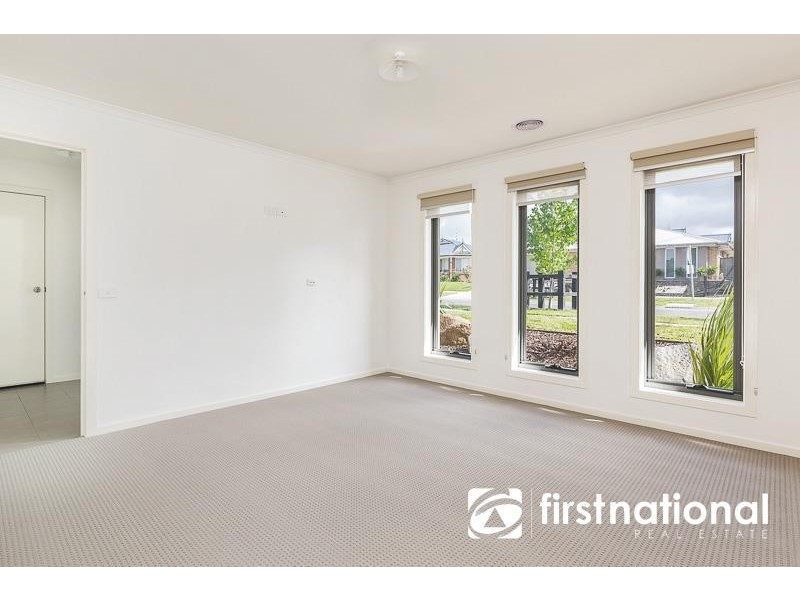 24 Windermere Boulevard, Pakenham VIC 3810