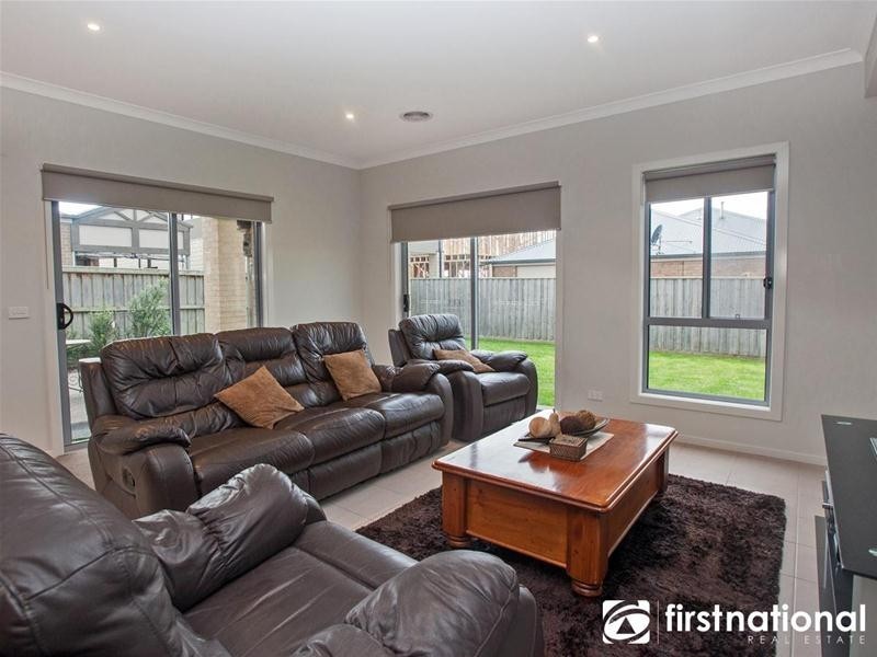 12 Nature Avenue, Officer VIC 3809