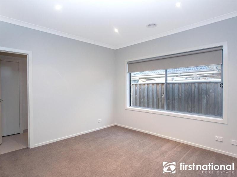 12 Nature Avenue, Officer VIC 3809
