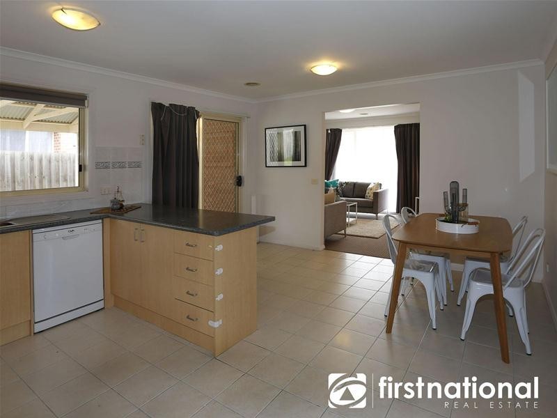 11 Ben Drive, Pakenham VIC 3810