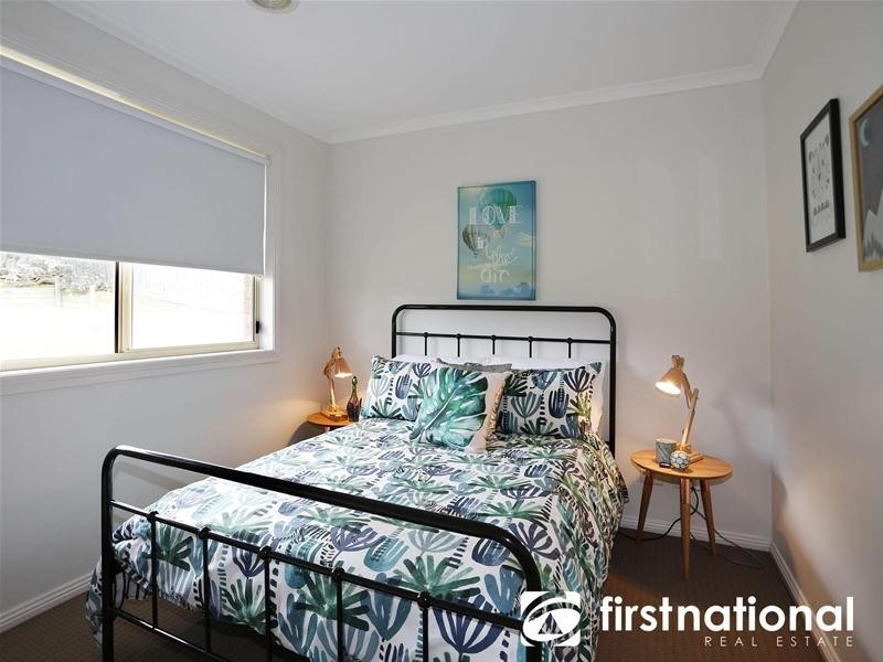 11 Ben Drive, Pakenham VIC 3810