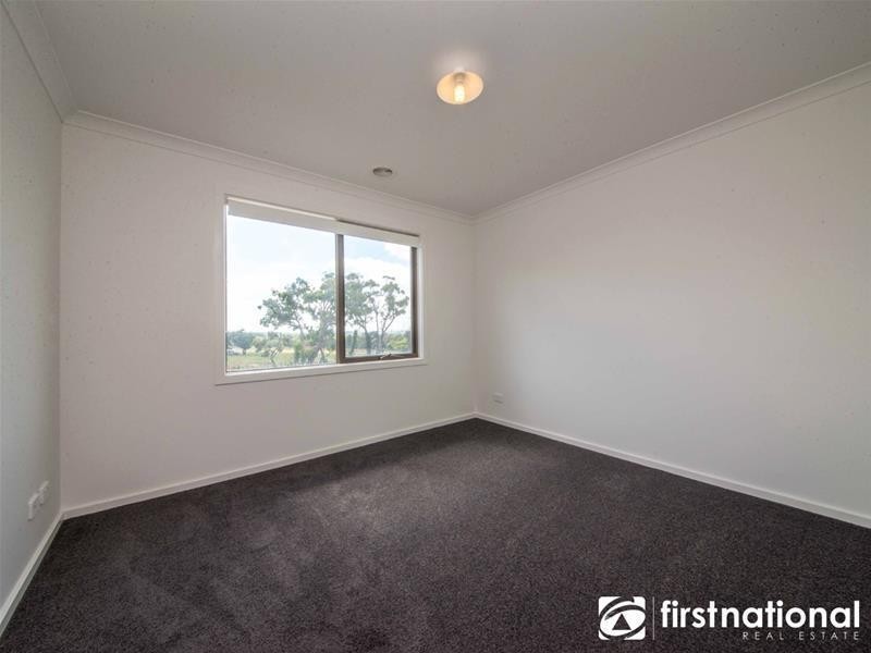 37/23 Atlantic Drive, Pakenham VIC 3810
