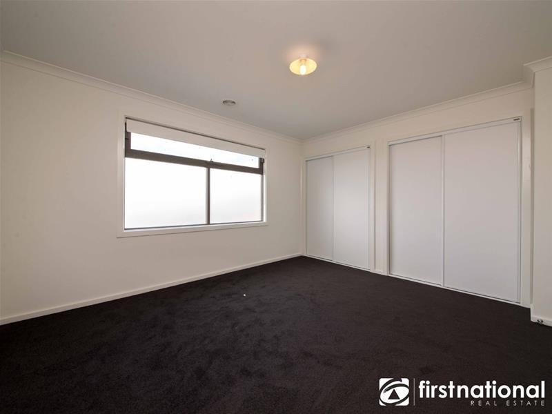 37/23 Atlantic Drive, Pakenham VIC 3810