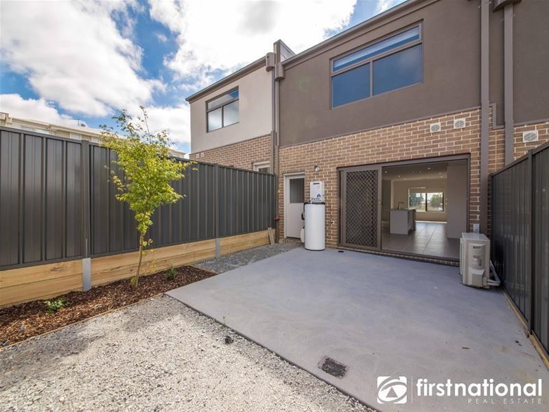 37/23 Atlantic Drive, Pakenham VIC 3810