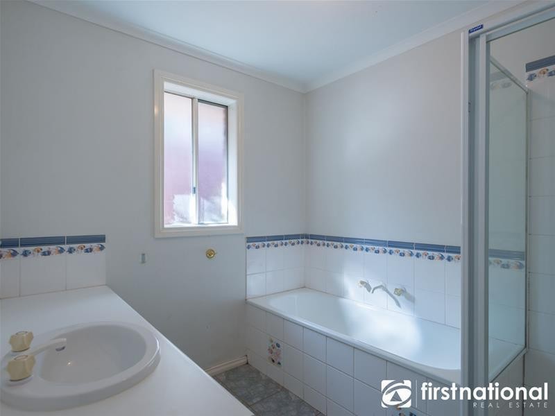 2 Grantham Crescent, Berwick VIC 3806