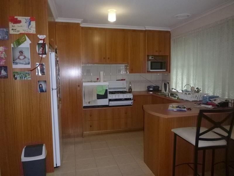 2/16 Blackwood Drive, Narre Warren VIC 3805