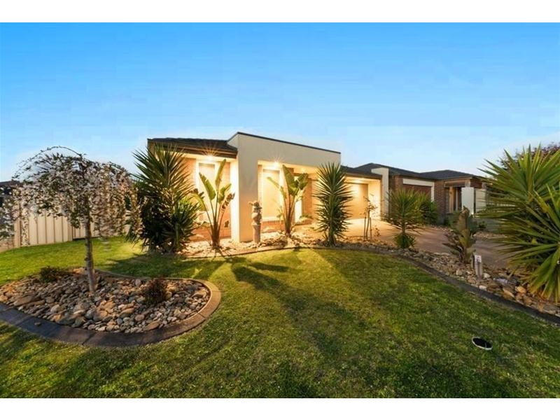 11 Celebration Circuit, Pakenham VIC 3810