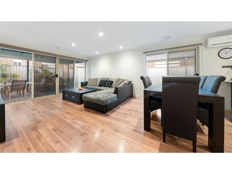 11 Celebration Circuit, Pakenham VIC 3810