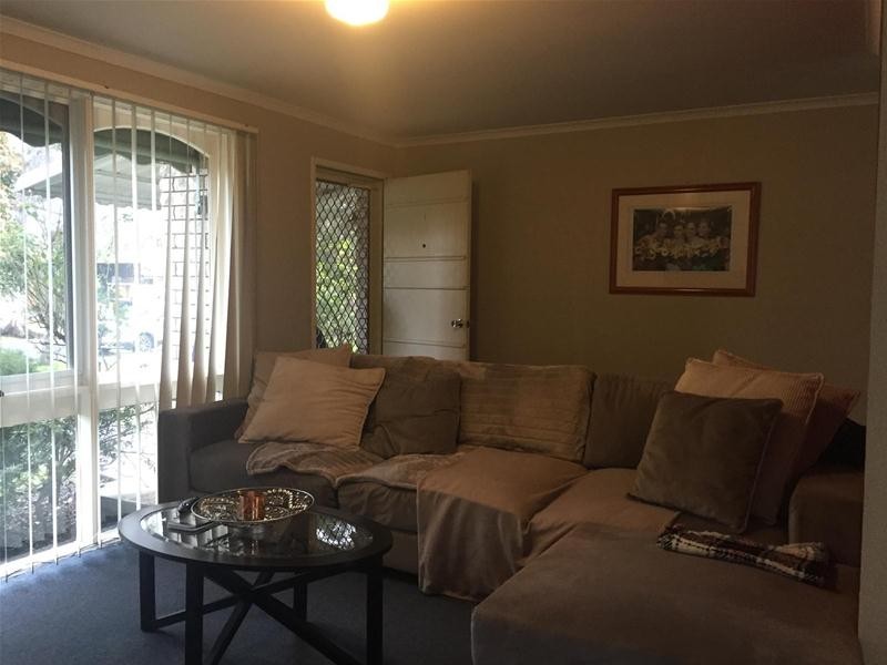 1/40 Ambleside Crescent, Berwick VIC 3806