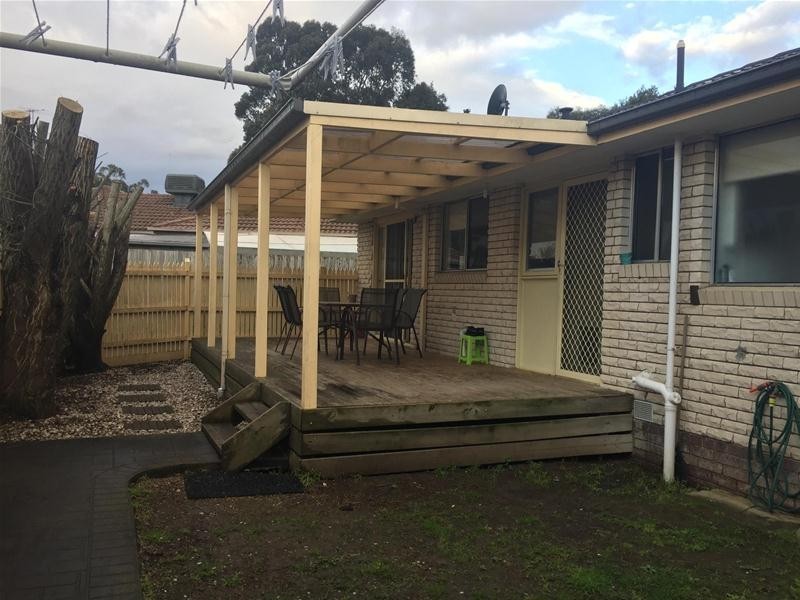 1/40 Ambleside Crescent, Berwick VIC 3806