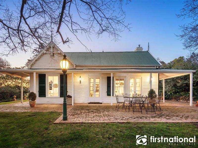 15 Huxtable Road, Pakenham Upper VIC 3810