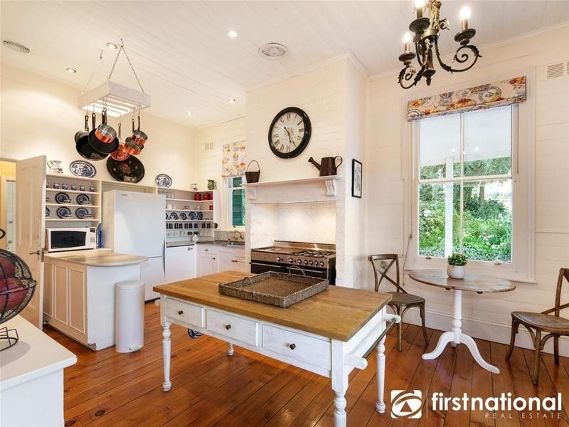 15 Huxtable Road, Pakenham Upper VIC 3810