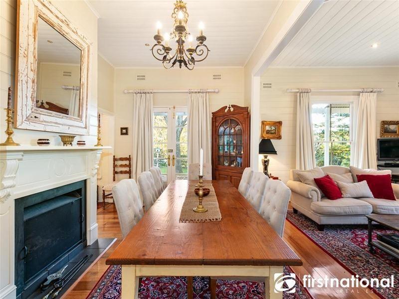 15 Huxtable Road, Pakenham Upper VIC 3810