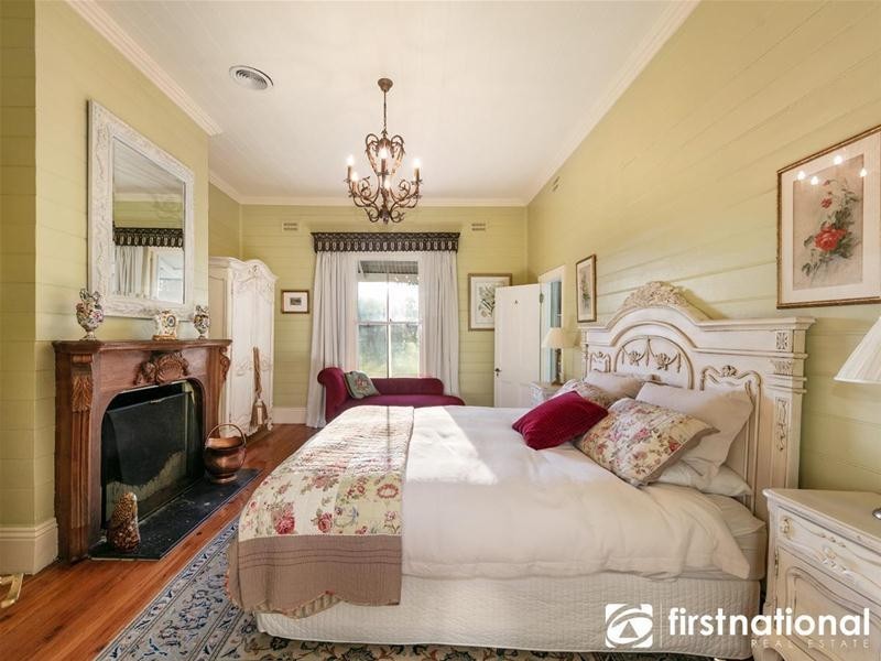 15 Huxtable Road, Pakenham Upper VIC 3810