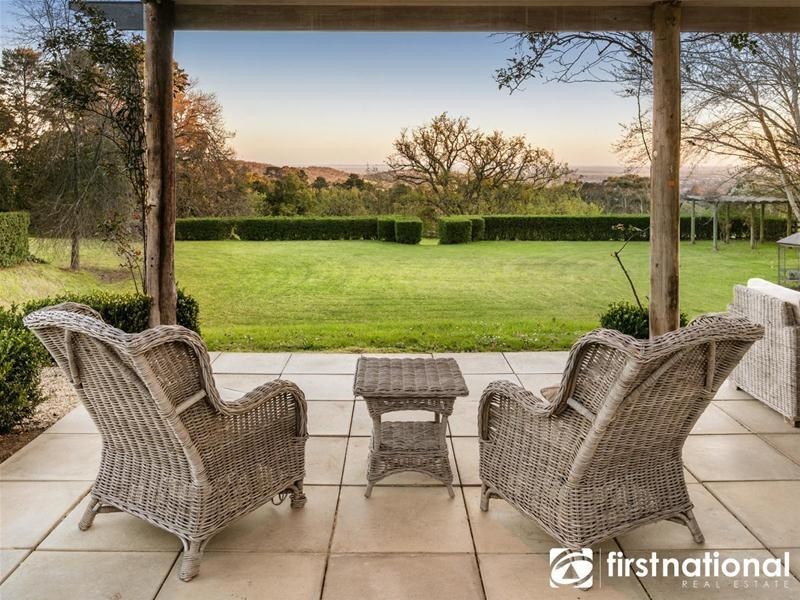 15 Huxtable Road, Pakenham Upper VIC 3810