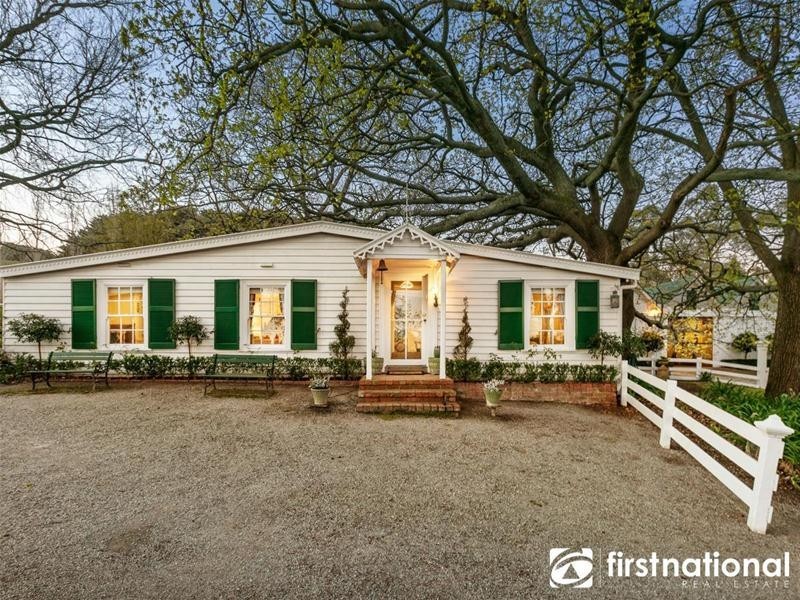 15 Huxtable Road, Pakenham Upper VIC 3810