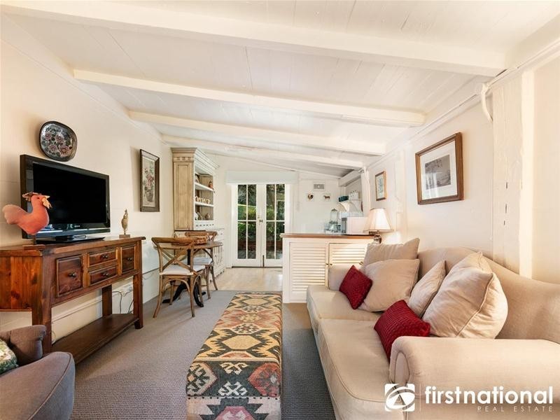 15 Huxtable Road, Pakenham Upper VIC 3810