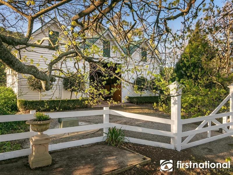 15 Huxtable Road, Pakenham Upper VIC 3810