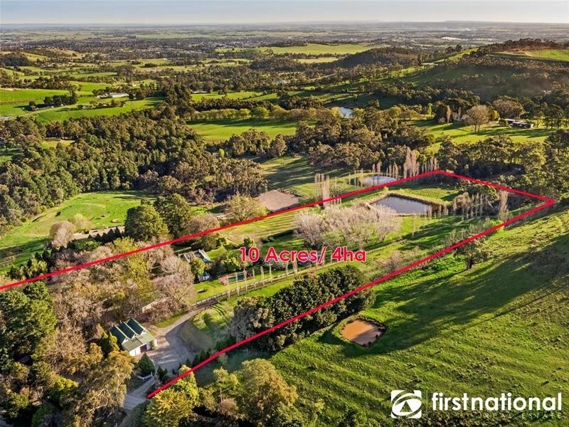 15 Huxtable Road, Pakenham Upper VIC 3810
