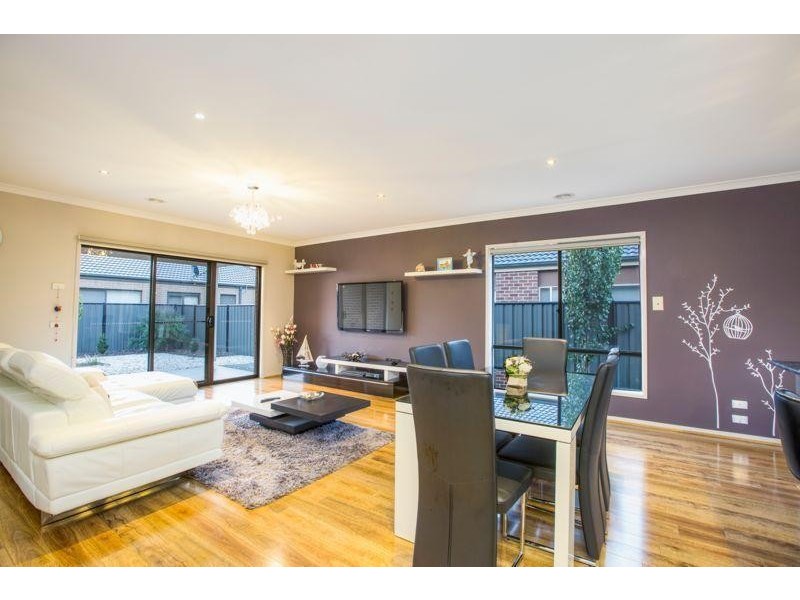 76 Selandra Boulevard, Clyde North VIC 3978