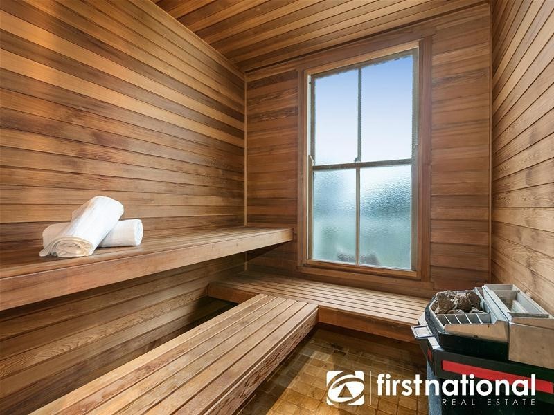 160 Wheelers Park Drive, Cranbourne North VIC 3977