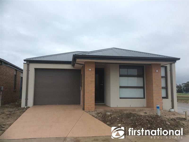 29 Ascot Park Drive, Pakenham VIC 3810