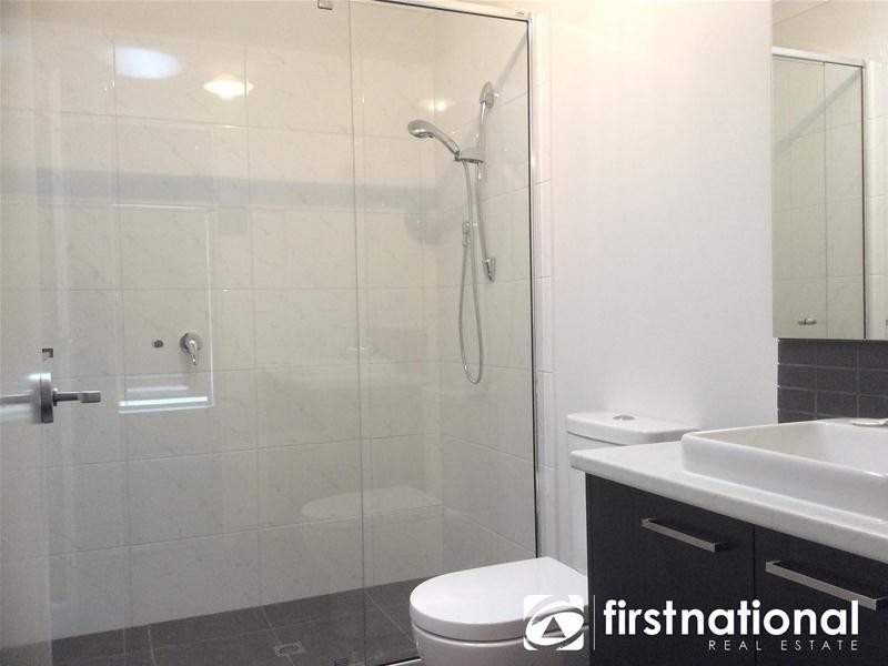 29 Ascot Park Drive, Pakenham VIC 3810