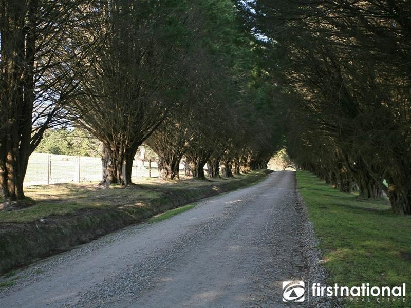 90 Weatherhead Road, Tynong North VIC 3813