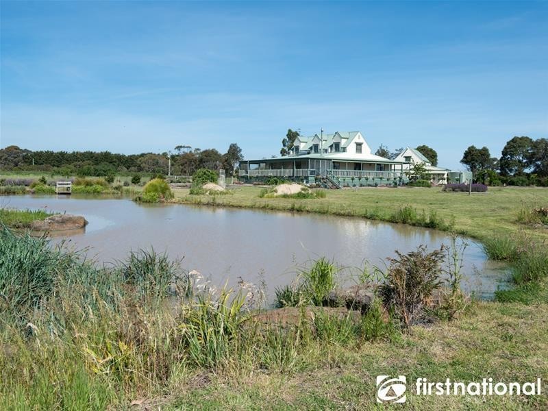 965 McDonalds Drain Road West, Pakenham VIC 3810