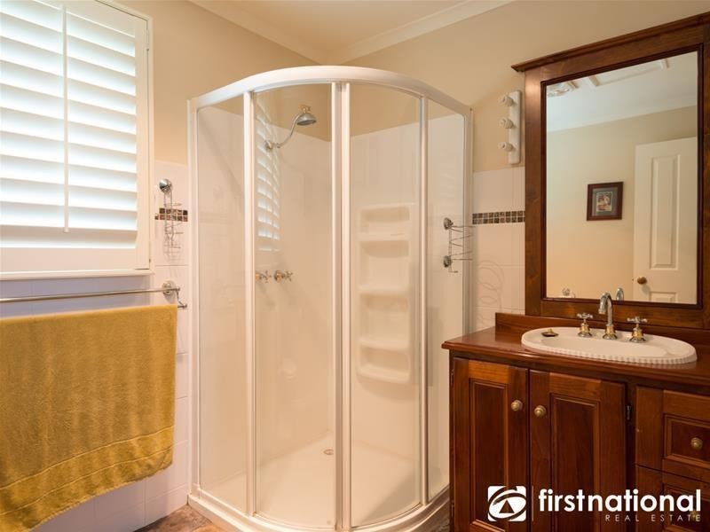 965 McDonalds Drain Road West, Pakenham VIC 3810