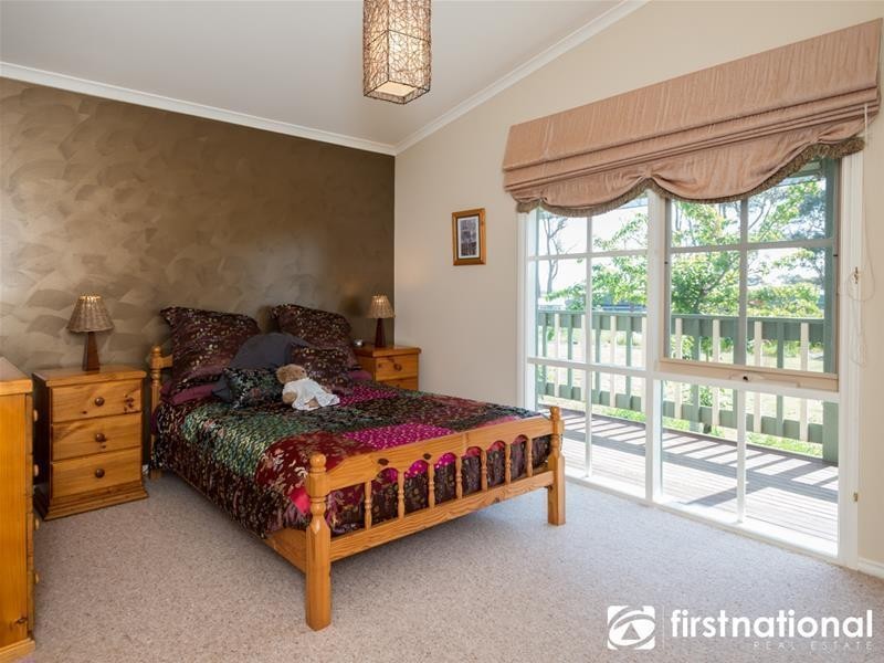 965 McDonalds Drain Road West, Pakenham VIC 3810