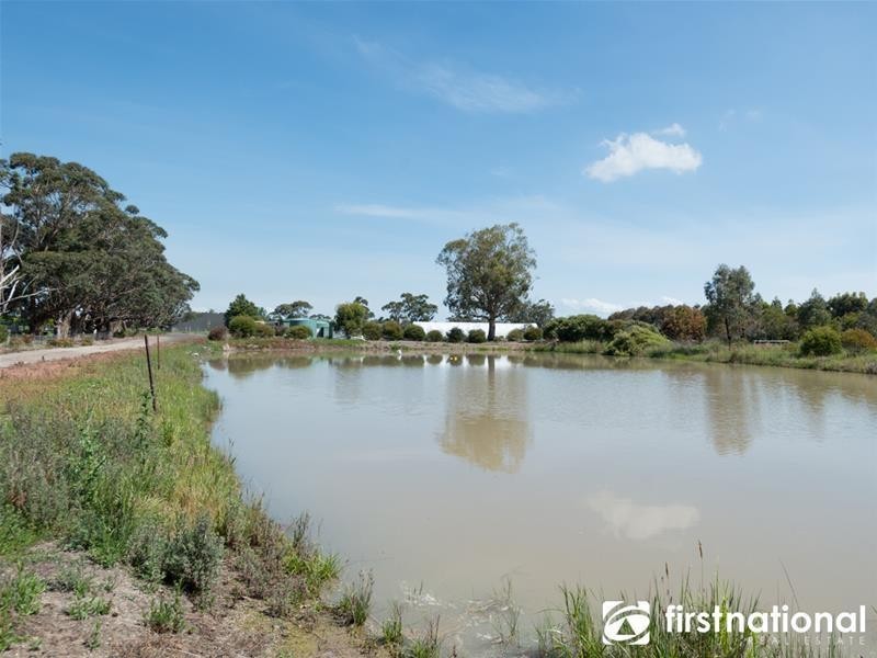 965 McDonalds Drain Road West, Pakenham VIC 3810