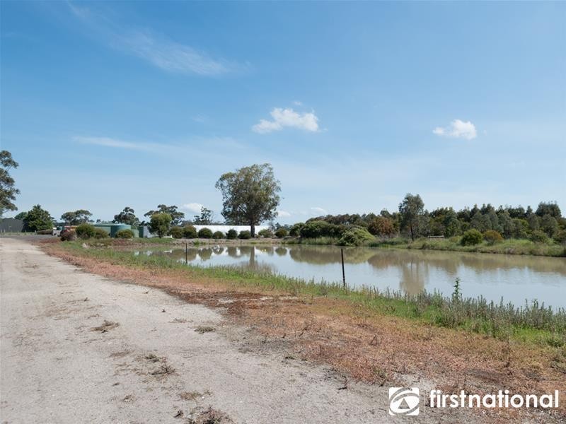 965 McDonalds Drain Road West, Pakenham VIC 3810
