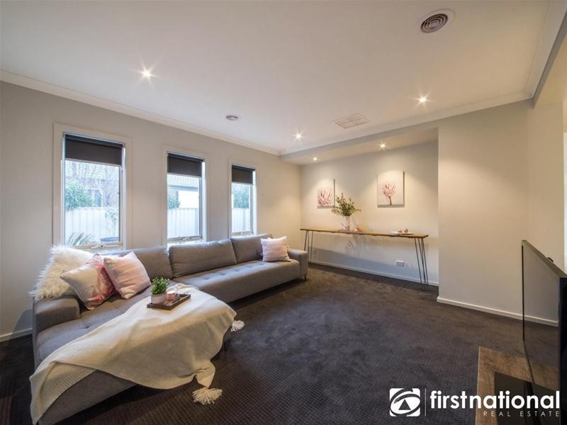 7 Edenbrook Circuit, Pakenham VIC 3810