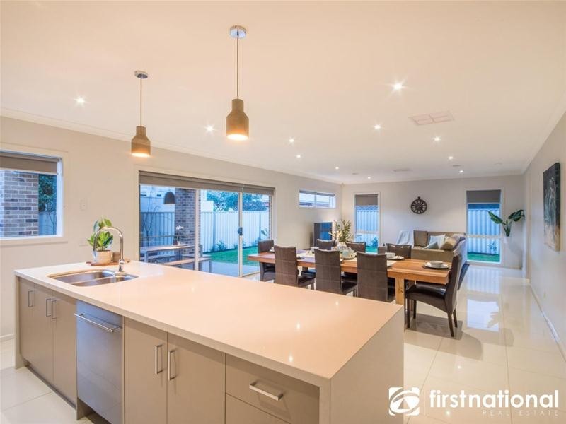 7 Edenbrook Circuit, Pakenham VIC 3810