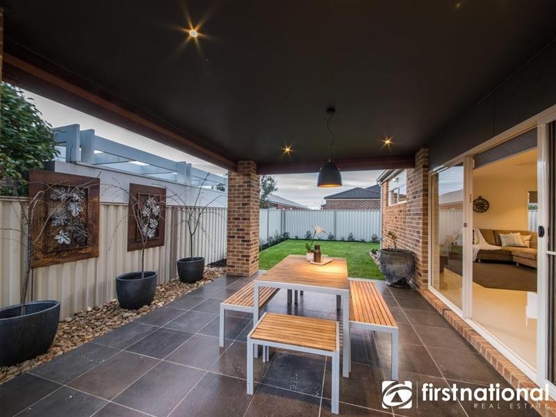 7 Edenbrook Circuit, Pakenham VIC 3810