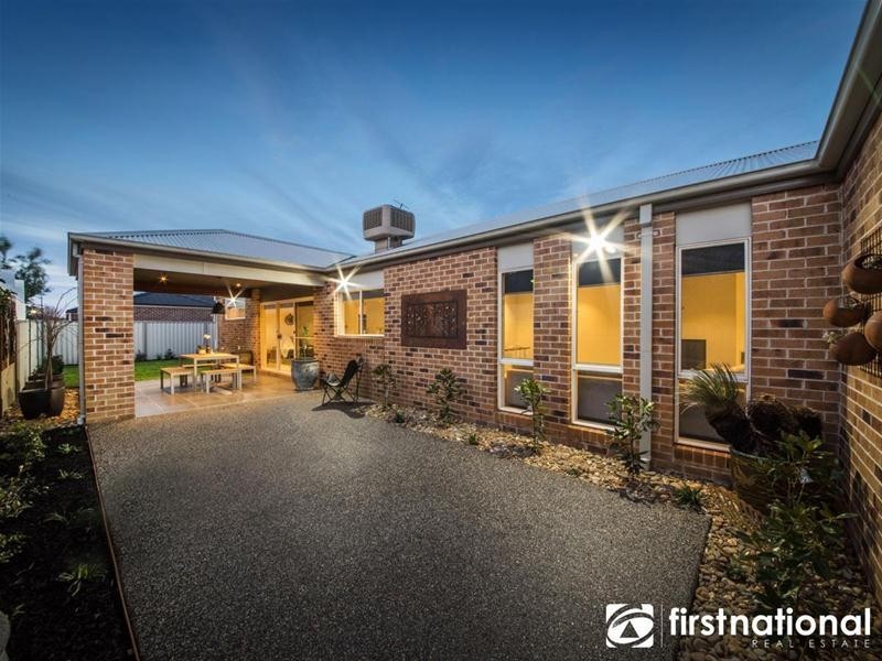 7 Edenbrook Circuit, Pakenham VIC 3810